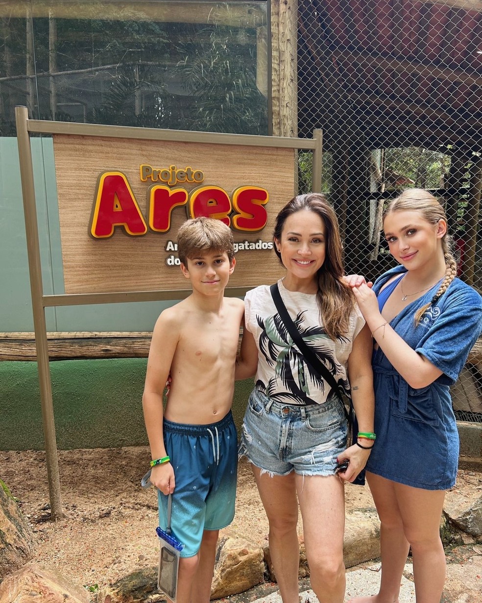 Gabriela Duarte com os filhos Frederico e Manuela — Foto: reprodução