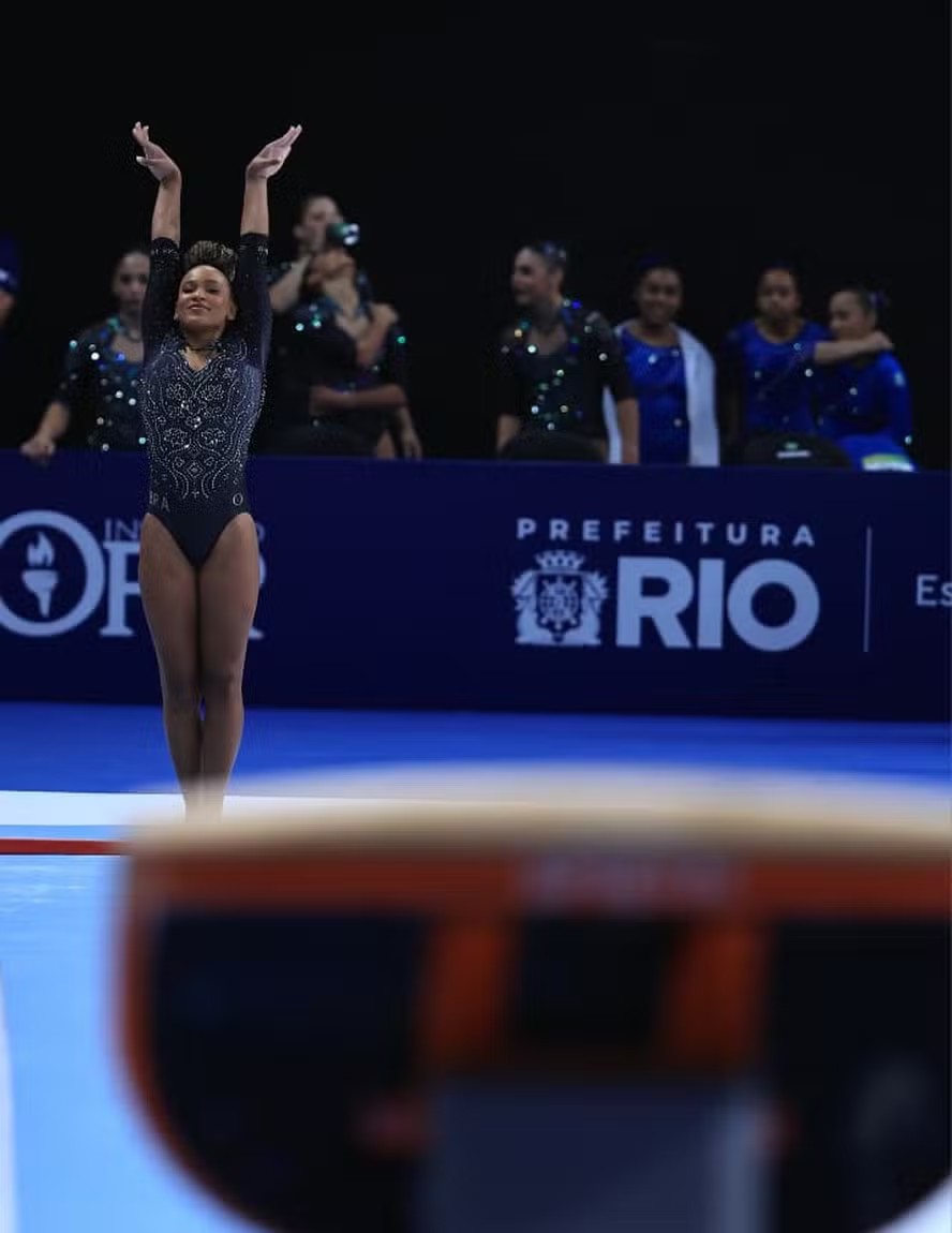 Brasil fica com a prata por equipes no Pan-Americano de ginástica e Rebeca, de volta às competições, avança à final do salto
