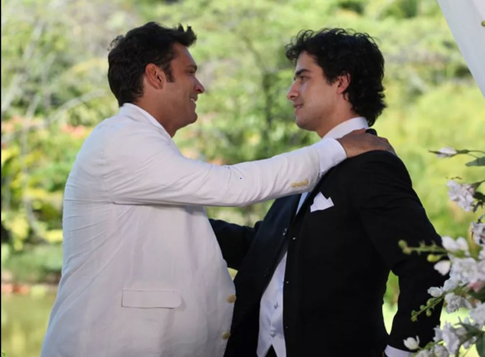 André Arteche e Armando Babaioff na novela "Ti ti ti" — Foto: divulgação/ tv Globo