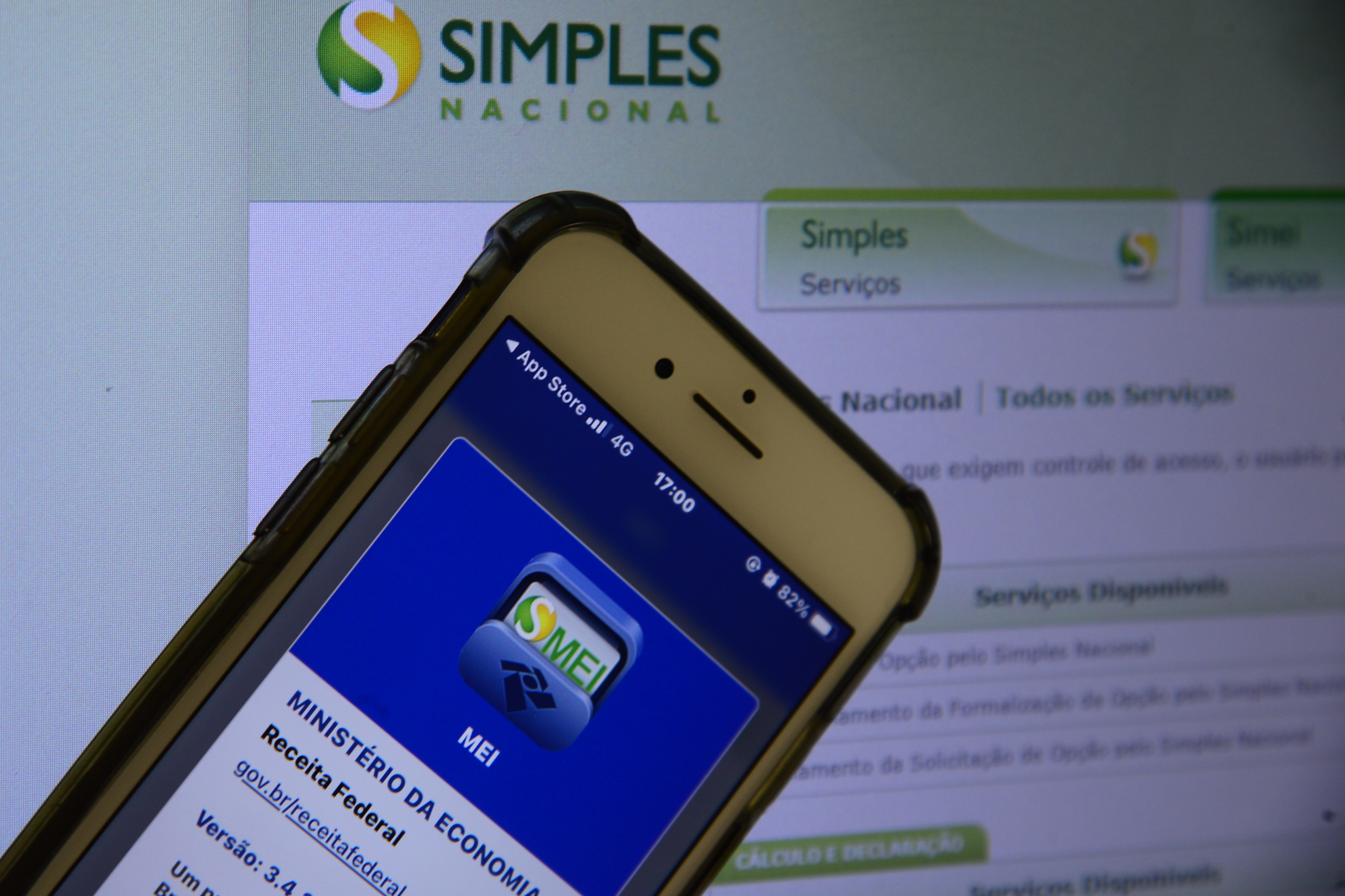 Termina nesta sexta-feira prazo para empresas escolherem modelo do Simples