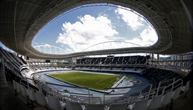 Gramado sintético do Nilton Santos tem certificação renovada e Botafogo garante 'tapetinho' até 2025