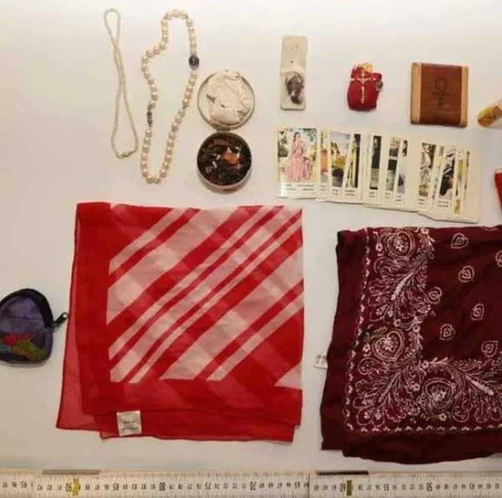 Material usado por Marina M nas suas sess&otilde;es como 'xam&atilde;' &mdash; Foto: Reprodu&ccedil;&atilde;o/LDP Lower Austria