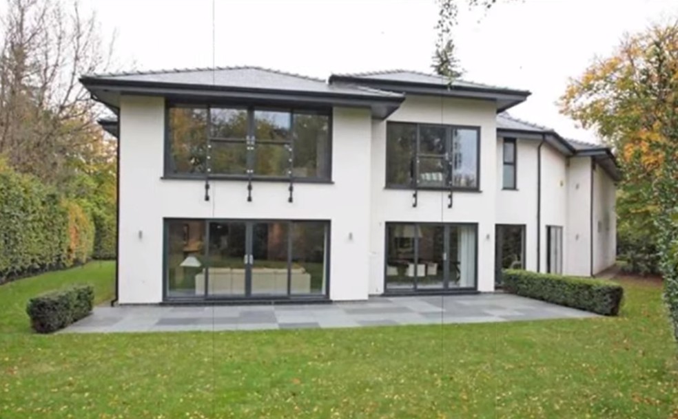 Casa de Antony na Inglaterra — Foto: Reprodução