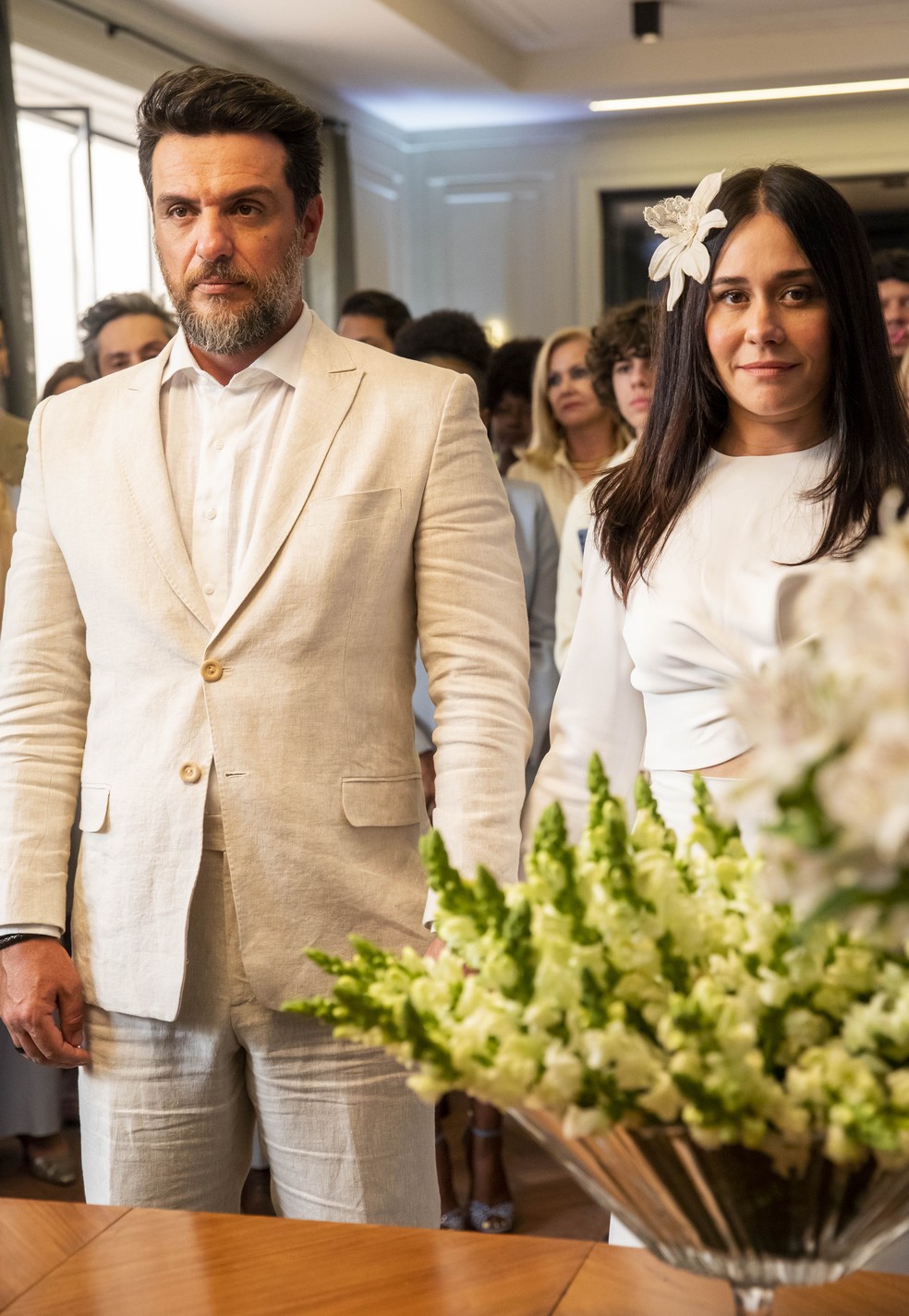 Alessandra Negrini  com Rodrigo Lombardi em "Travessia" — Foto: divulgação/ tv globo