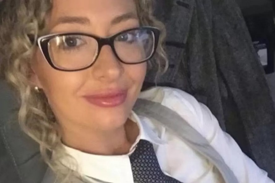 Mensagens revelam que professora de 37 anos manteve relações sexuais com aluno de 15 diversas vezes