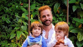 Thales Bretas com os filhos, Gael e Romeu — Foto: Reprodução/Instagram