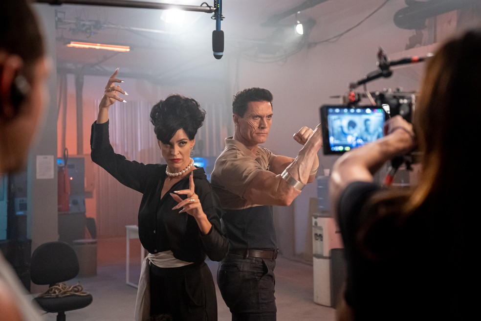 Tóia Ferraz e André Segatti no filme "C.I.C. — Central de Inteligência Cearense" — Foto: Divulgação