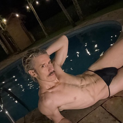 Filho de Mar&iacute;lia Gabriela, Theodoro Cochrane posta fotos ousadas &mdash; Foto: Instagram