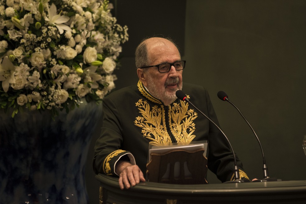 O diretor Cacá Diegues — Foto: Guito Moreto / Agência O Globo