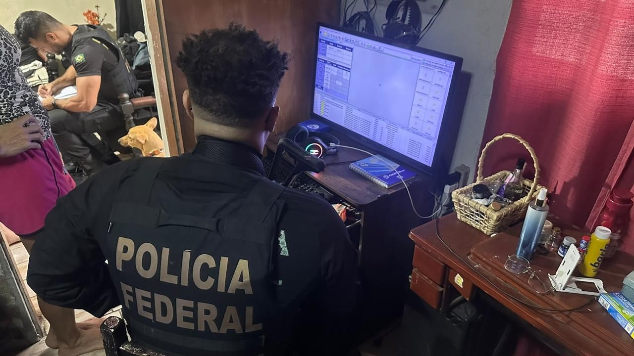 Operação da PF contra pornografia infantil apreende computador usado por investigado em Belford Roxo