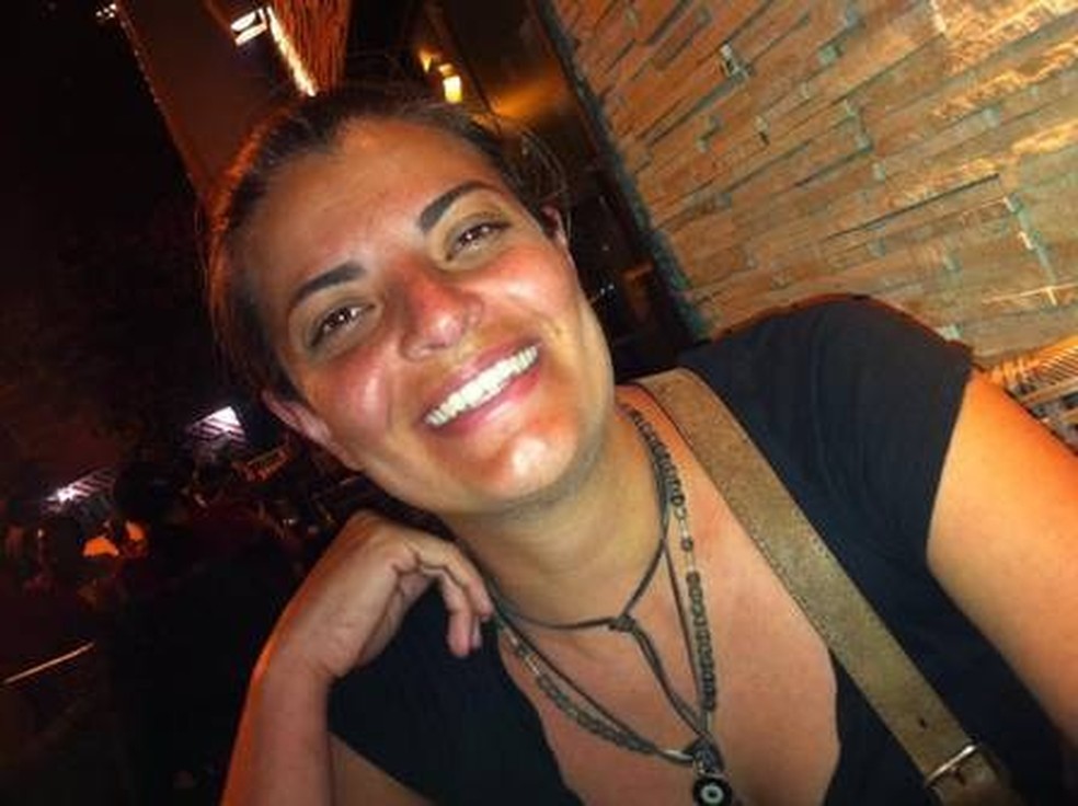 Daniela Mousinho estava com Alessandra quando Rodrigo trancou as duas no banheiro e ateou fogo no imóvel    — Foto: Reprodução / Redes Sociais 