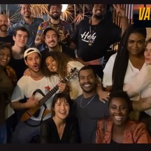 Elenco de 'Vai na fé' se reúne em noite de karaokê na reta final das gravações — Foto: Instagram