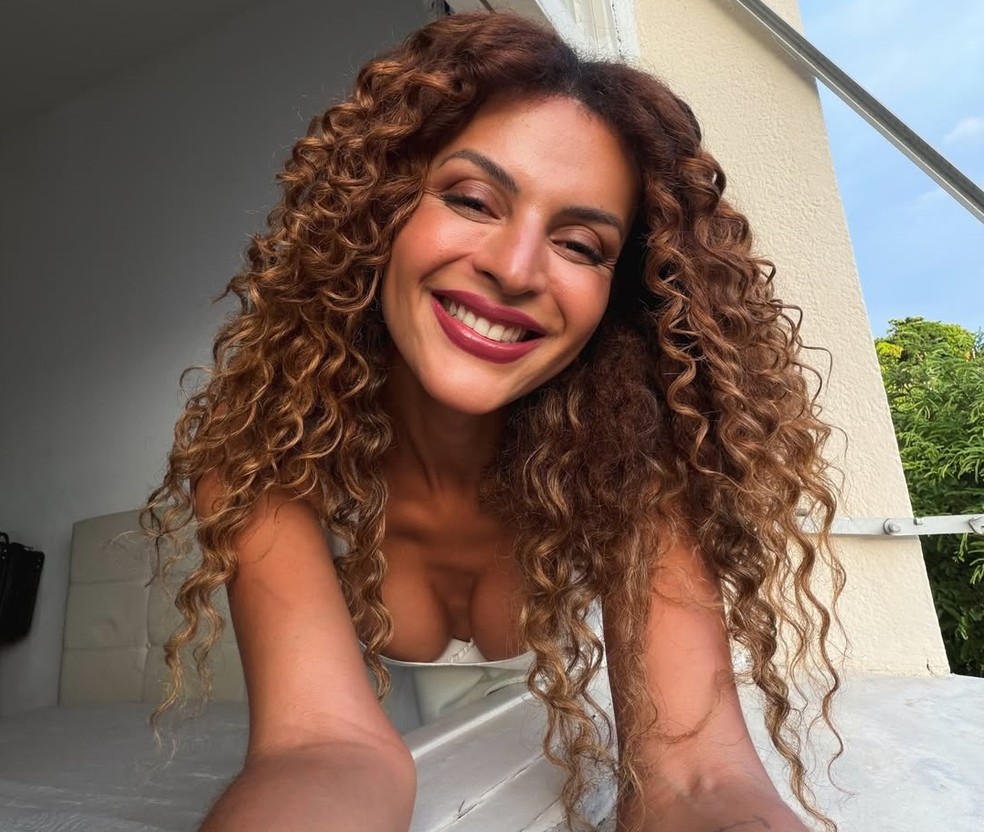A atriz Gabriela Loran comemora o sucesso em "Três Graças" — Foto: Reprodução de Instagram