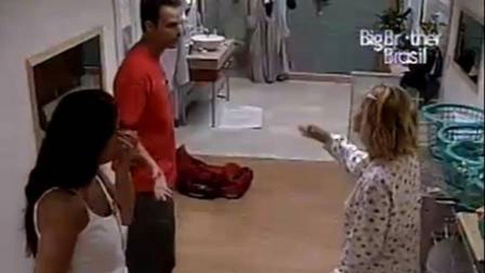 Bruno e Cris brigam por causa de uma lata de leite condensado — Foto: Reprodução