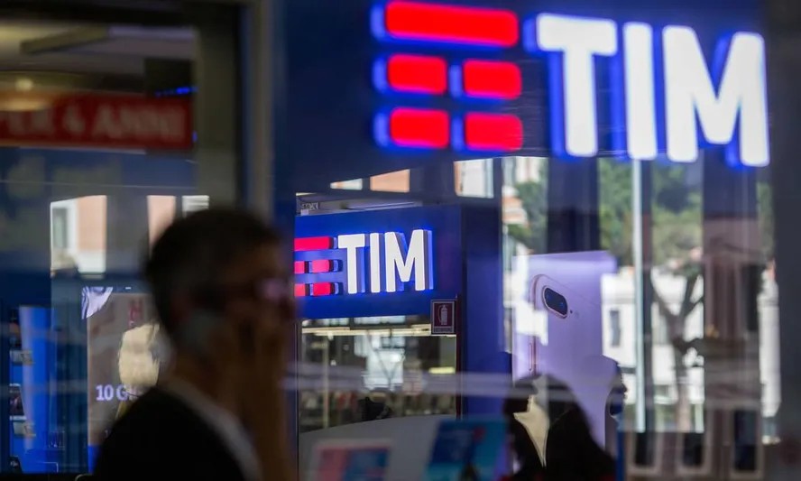 Tim abre programa de estágio no Rio para mulheres da área de Tecnologia