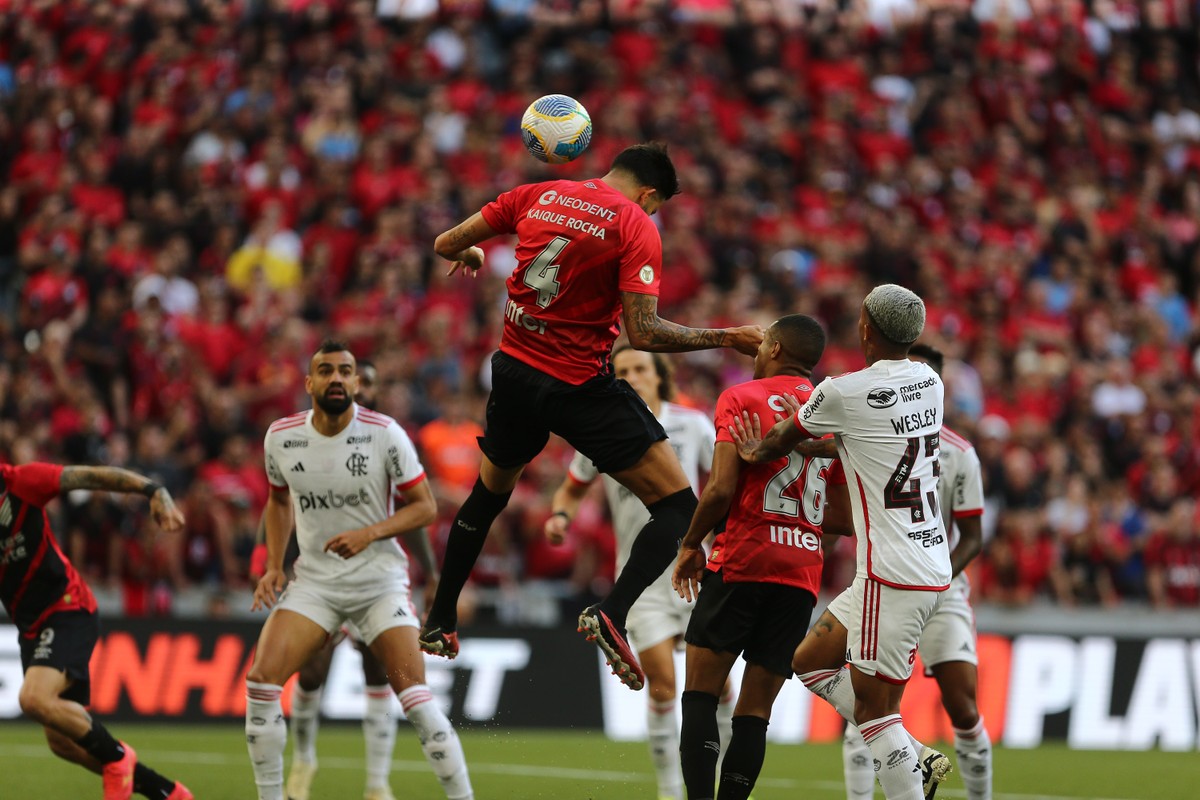 Athletico-PR x Flamengo pelo Brasileirão (Foto: Geraldo Bubniak/AGB)