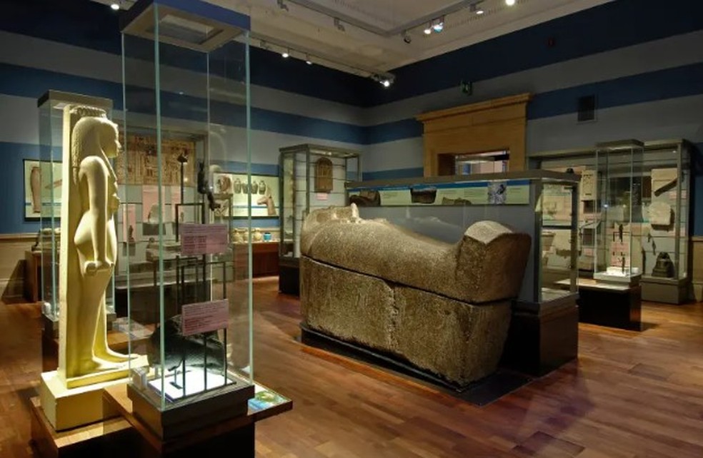 A Sala Egípcia no museu Kelvingrove, em Glasgow — Foto: Reprodução/Kelvingrove Art Gallery & Museum