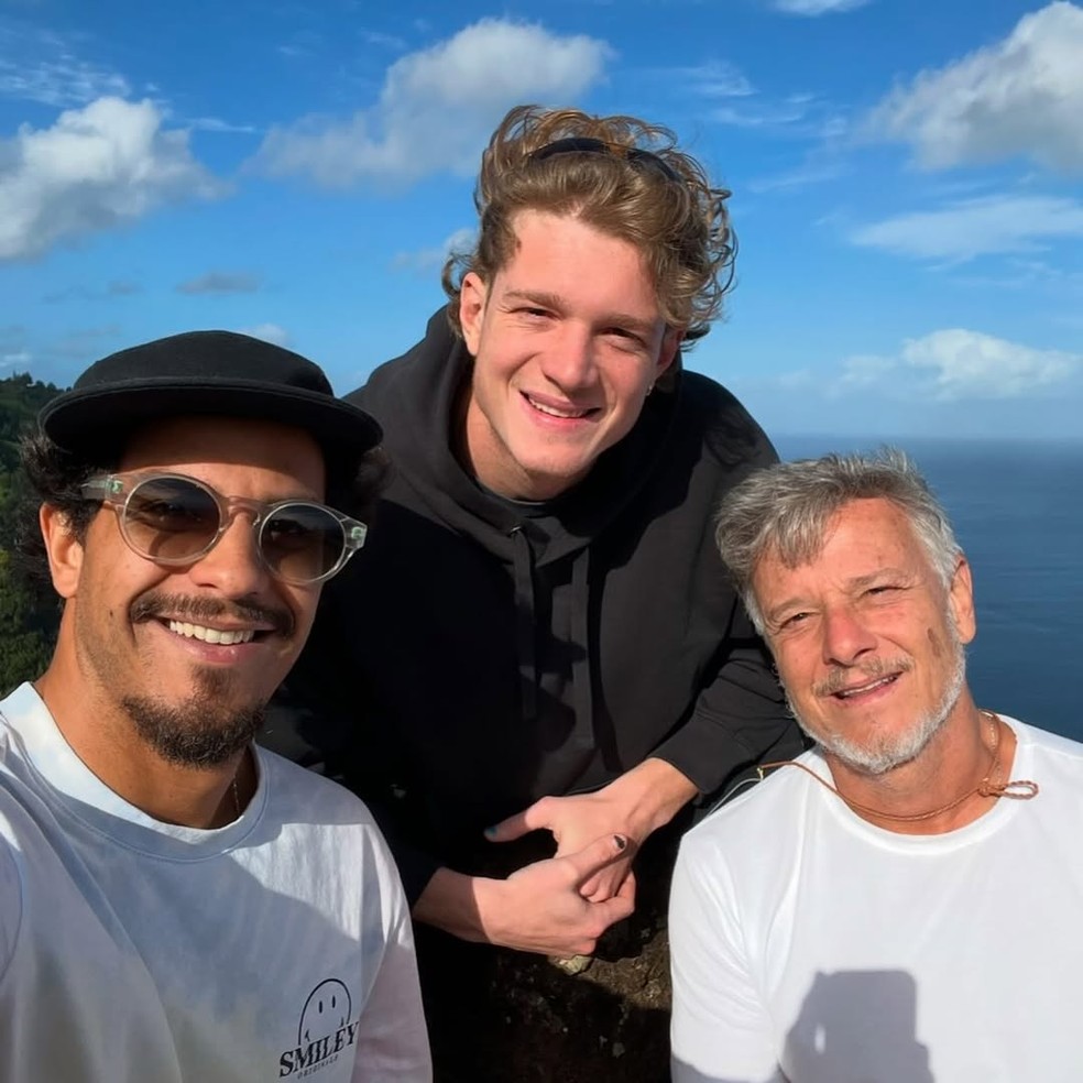 Marcello Novaes com os filhos, Pedro e Diogo — Foto: Reprodução de Instagram