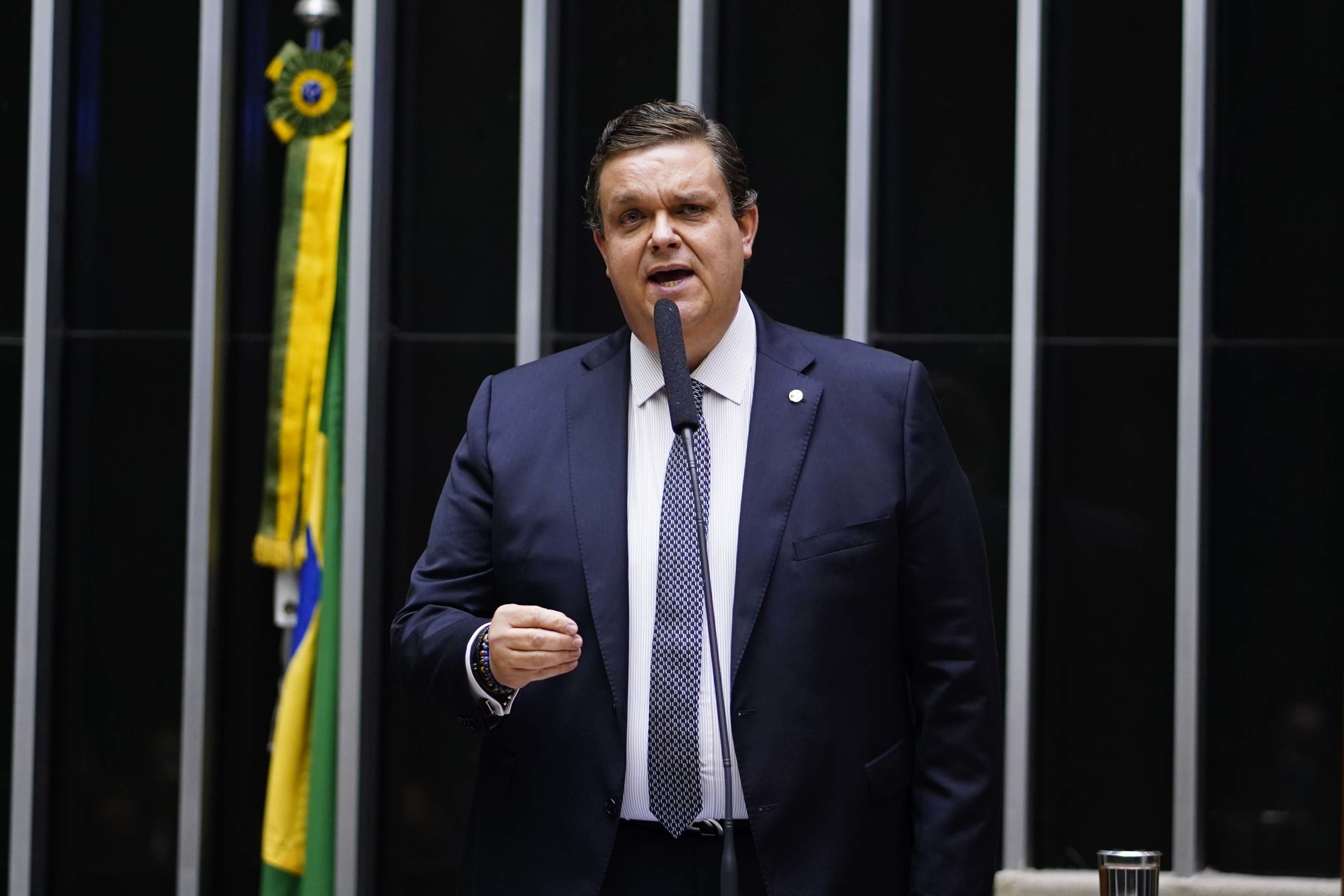 Fila do INSS cai e chega a 2,3 milhões de pedidos em maio, diz ministro da Previdência Social