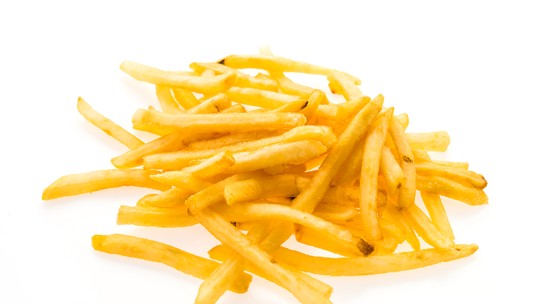 Como o vinagre pode ser o segredo para batatas fritas mais crocantes