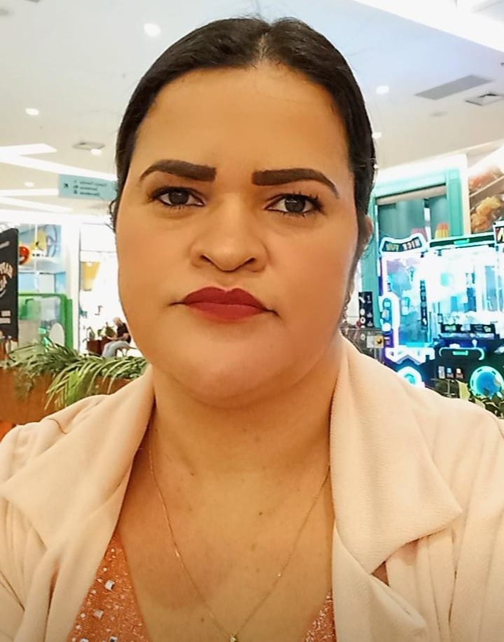 Aline dos Santos, de 34 anos, teve o Bolsa Família suspenso após seu filho começar a receber o BPC/Loas — Foto: Arquivo pessoal