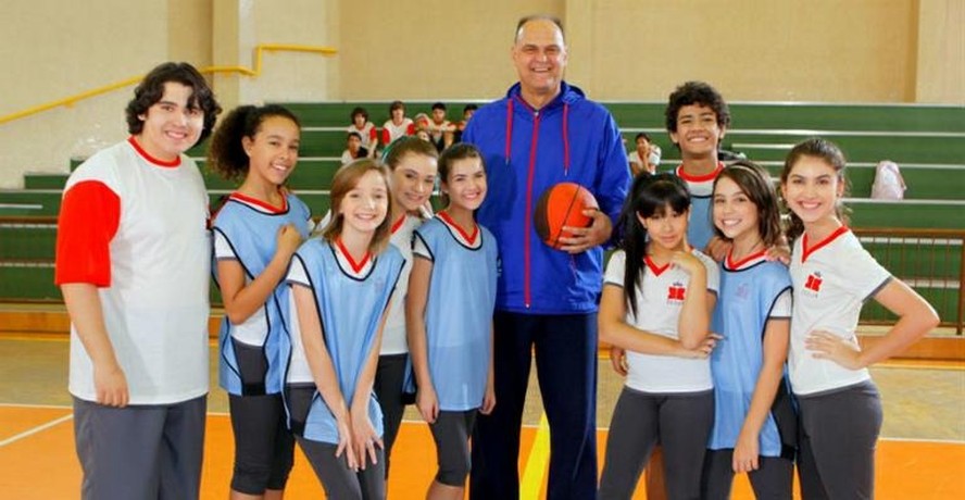 Oscar Schmidt com elenco de 'Chiquititas'