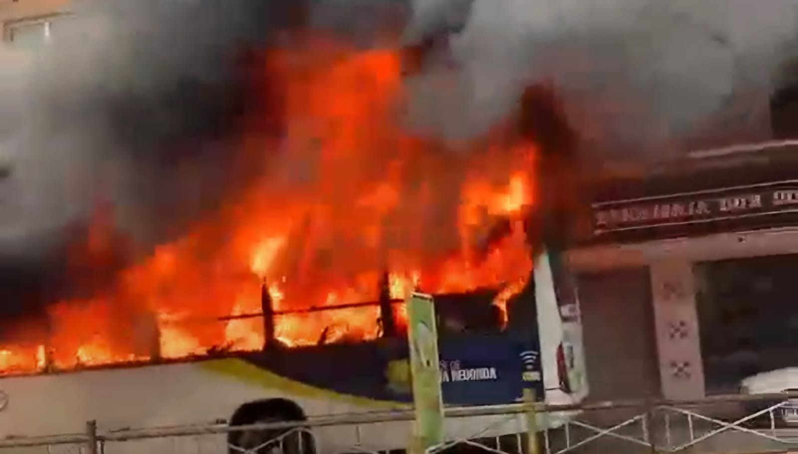 Disputa territorial entre criminosos deixa dois mortos e feridos em Volta Redonda; ônibus e carro foram incendiados