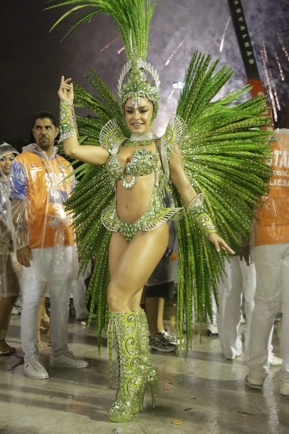 Fabíola de Andrade no carnaval 2015 - Desfile das Escolas de Samba do Grupo Especial - Mocidade Independente de Padre Miguel — Foto: Nina Lima/Extra/Agência O Globo.