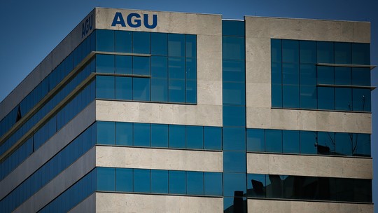 AGU é autorizada a abrir concurso com oferta de 400 vagas de nível superior