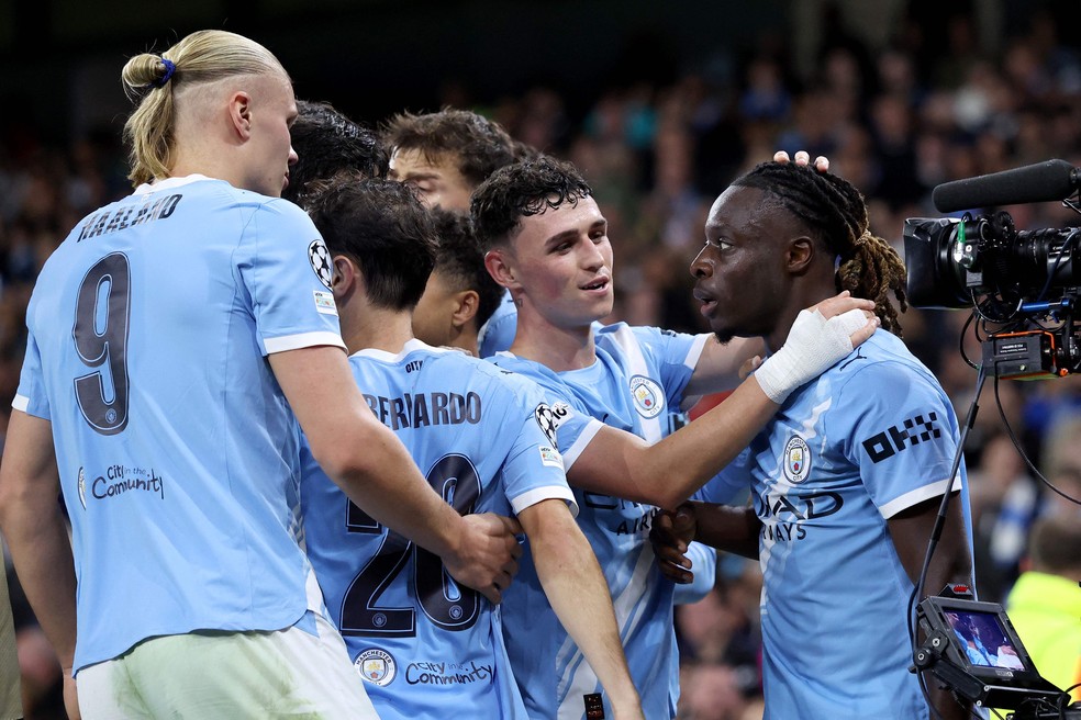 Manchester City vence por 2 a 0 &mdash; Foto: Darren Staples / AFP