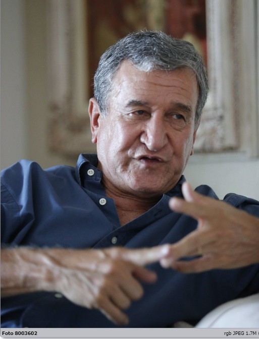 Parreira se recupera bem após cirurgia e continua em tratamento intensivo