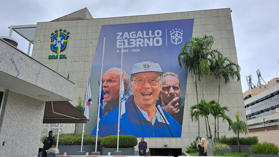 CBF homenageia Zagallo com um painel