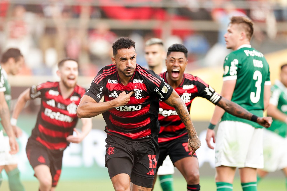 Danilo comemora gol na final da Libertadores 2025 entre Palmeiras e Flamengo — Foto: Gilvan de Souza / Flamengo