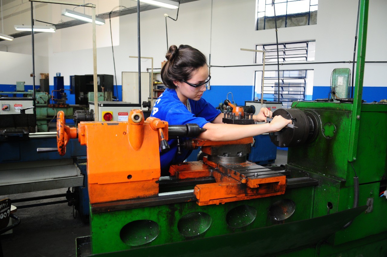 Faetec tem 3.749 vagas abertas em cursos técnicos, graduação e especializações gratuitos