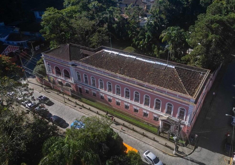Palácio do Grão-Pará, em Petrópolis: príncipe Dom Pedro Tiago de Orleans e Bragança é trancado para fora do imóvel e precisa da Justiça para retornar — Foto: Márcia Foletto / Agência O Globo