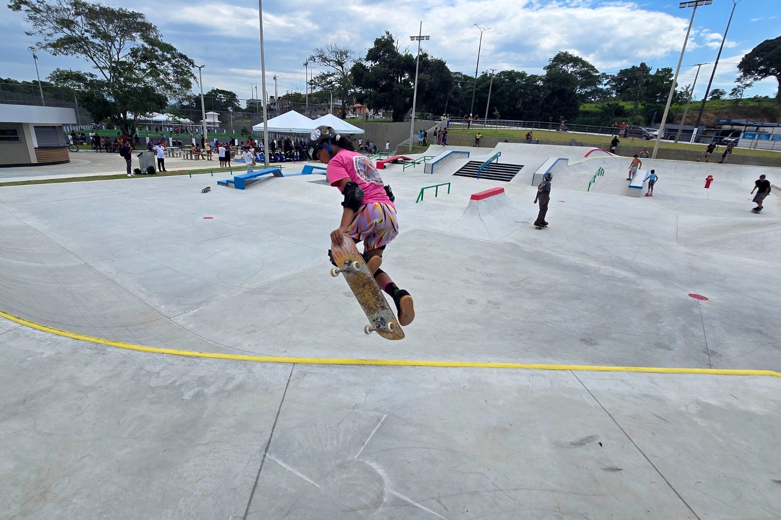 Macaé ganha parque com pista de skate de mil metros quadrados