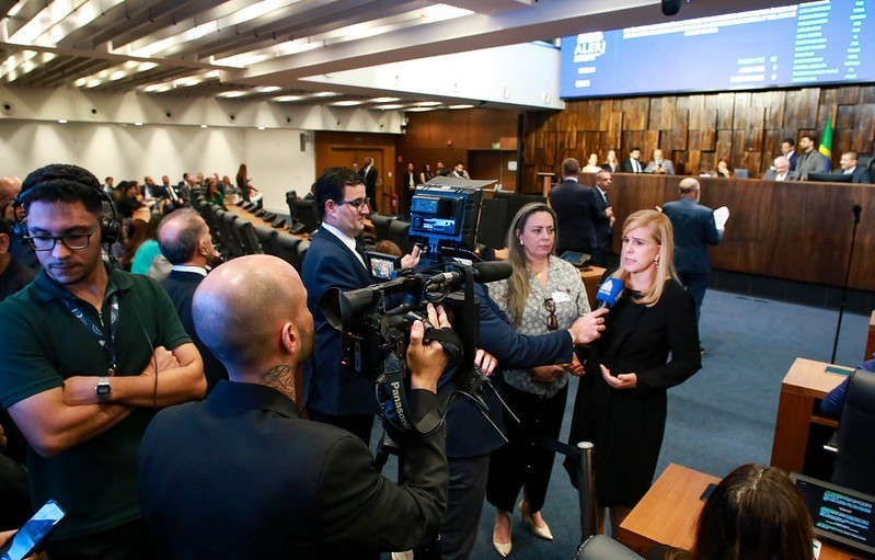 Alerj aprova política de prevenção e combate ao golpe do falso advogado - QTU Questões do Universo