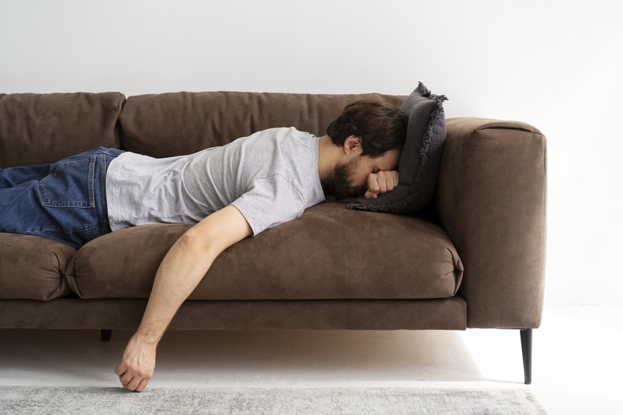 N&atilde;o se culpe: a ci&ecirc;ncia explica por que &eacute; t&atilde;o dif&iacute;cil trocar o sof&aacute; pelo  exerc&iacute;cio regular