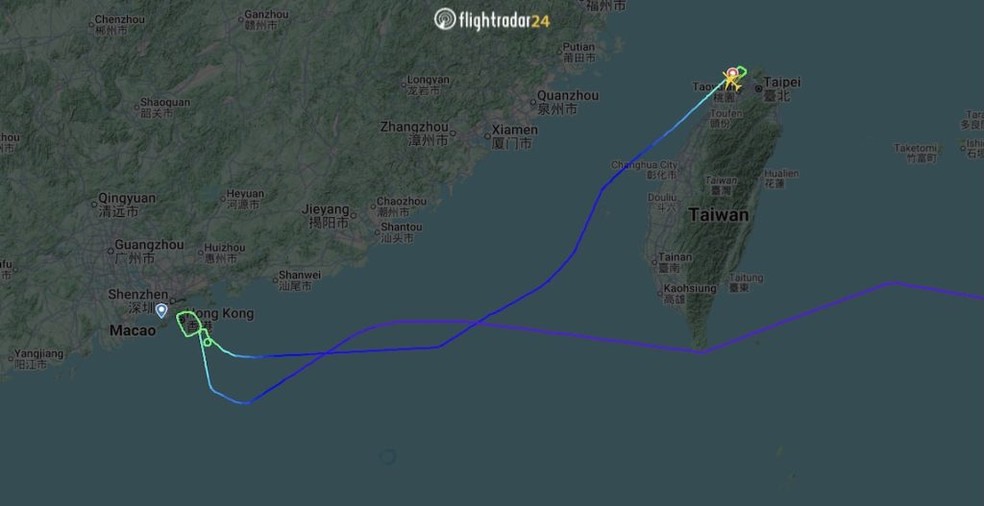 Imagem mostra desvio de rota de voo que durou quase 29 horas &mdash; Foto: Reprodu&ccedil;&atilde;o/Flight Radar 24