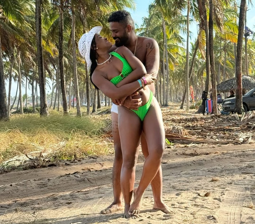Arlindinho e Erika Januza assumiram namoro no fim de 2025