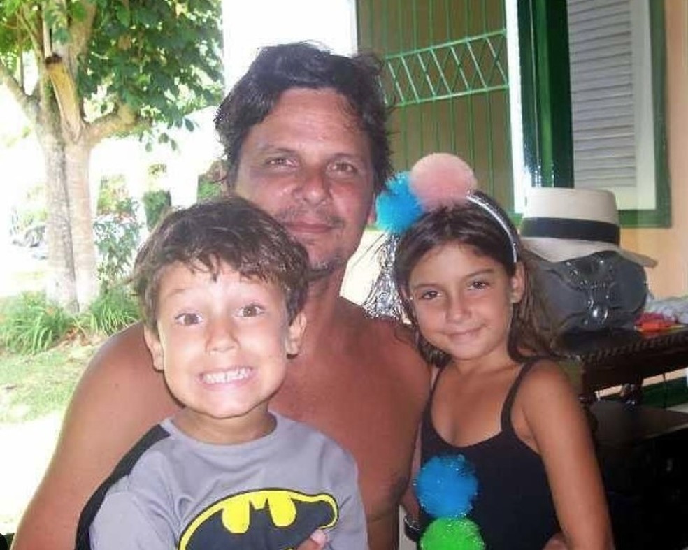 Filha do ator Duda Ribeiro, Julia Iorio recria peça escrita pelo pai há ...