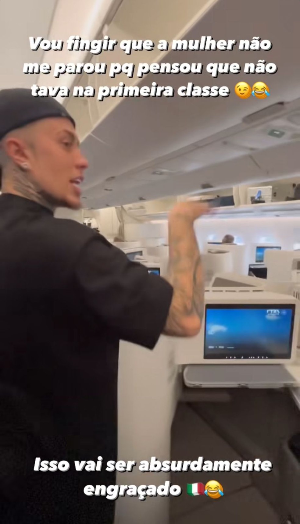 MC Daniel em voo para a Itália — Foto: Reprodução/Instagram