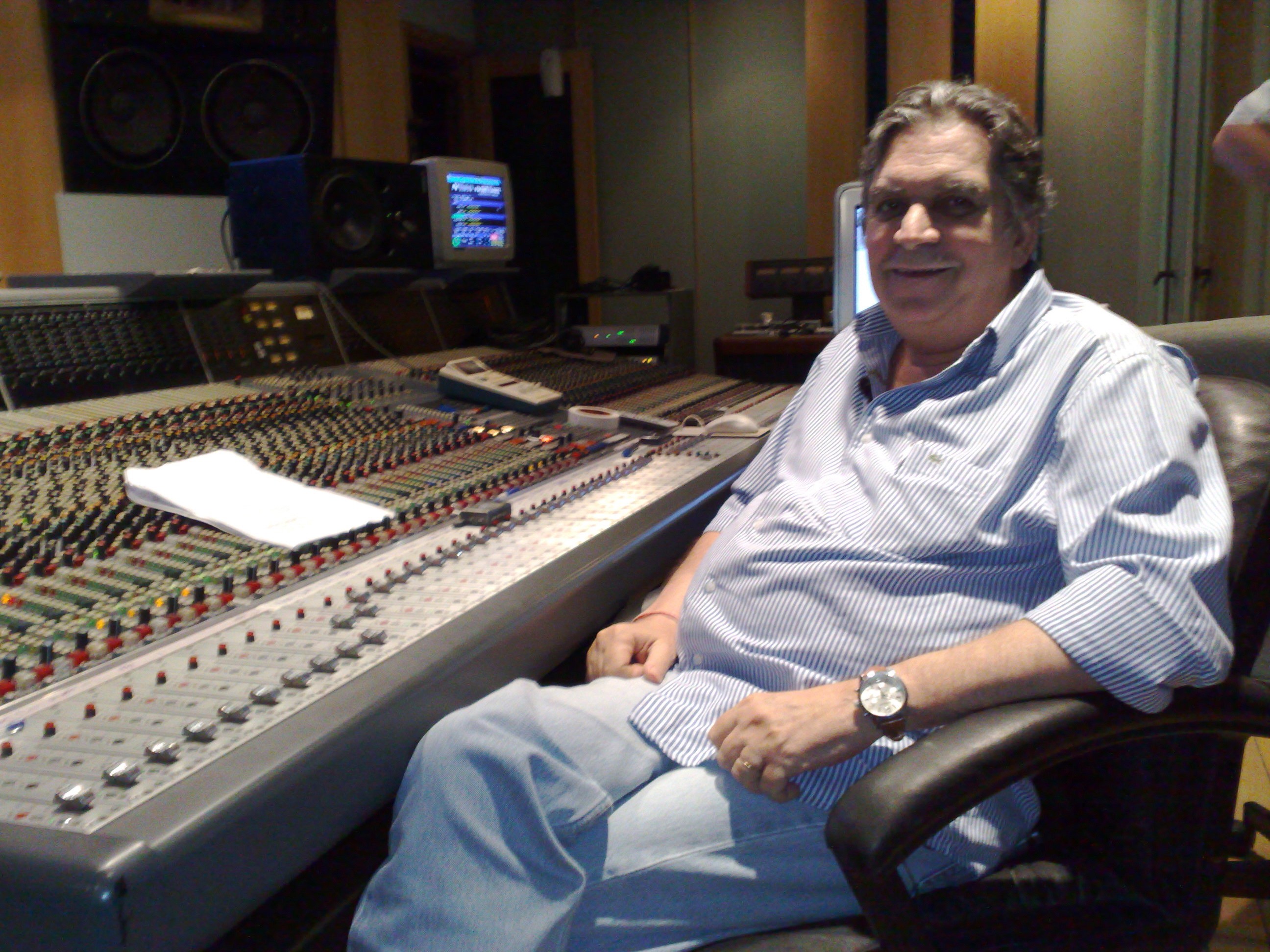 Morre o produtor musical Guto Graça Mello, aos 78 anos, no Rio