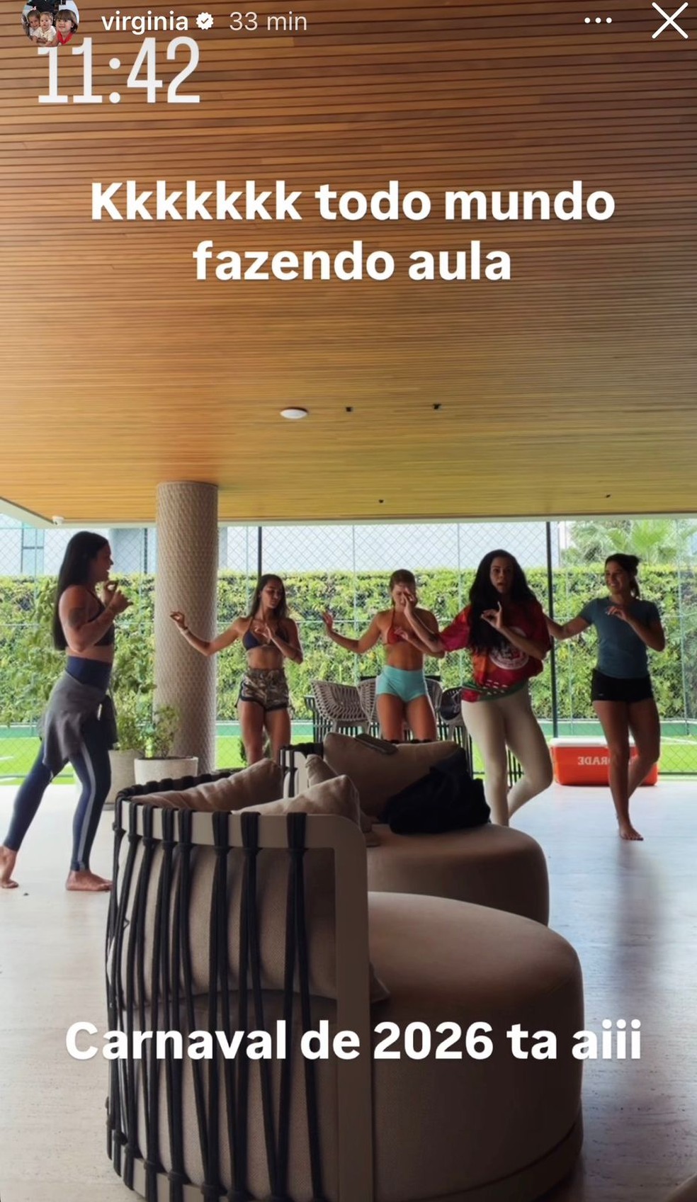 Virginia faz aula de samba na mansão de Vini Jr. — Foto: Instagram