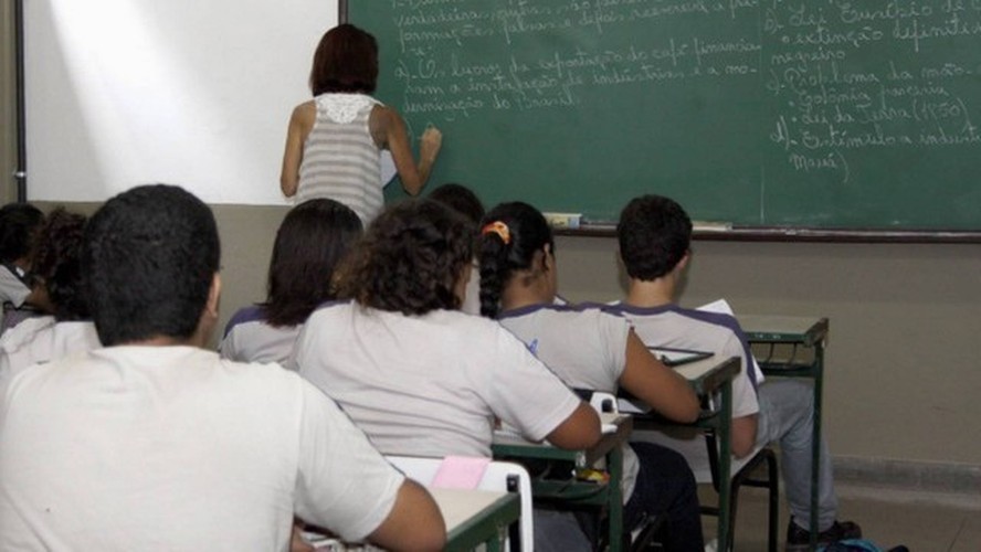 Pé-de-Meia: estudantes nascidos em março e abril recebem hoje R$ 200