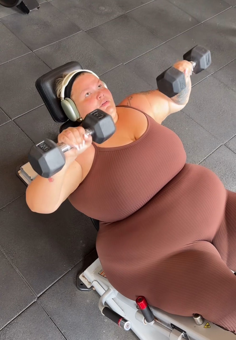 Thais Carla voltar à academia 50 dias após bariátrica — Foto: Instagram