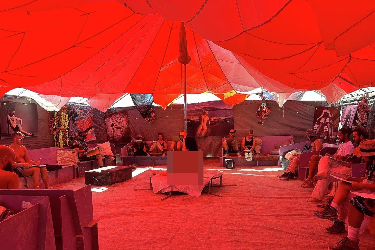 Domo da Orgia do festival Burning Man, destruído por vendaval, retornará neste ano mais robusto - QTU Questões do Universo