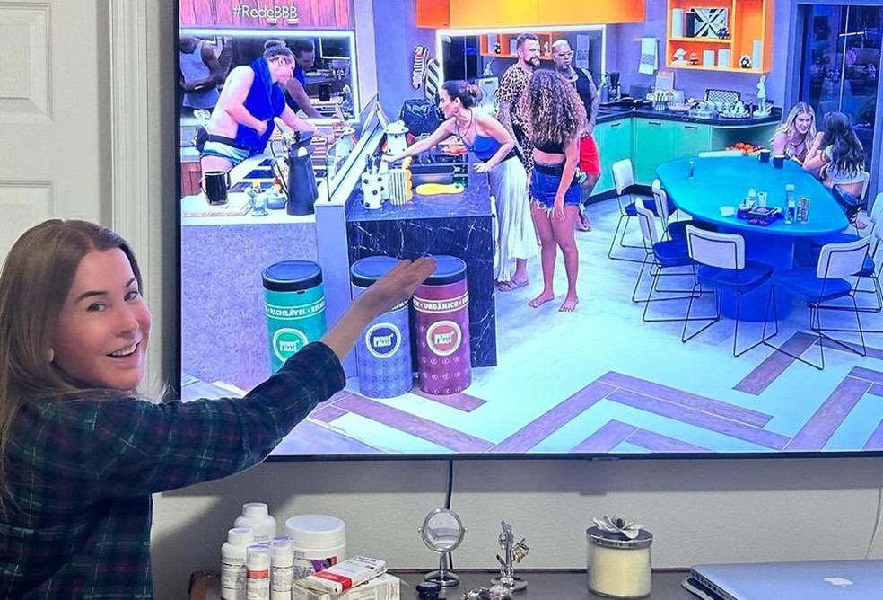 Zilu Godói se surpreendeu com Wanessa Camargo lavando louça no “BBB 24” e não perdeu a oportunidade de zoar a filha nas redes sociais — Foto: reprodução