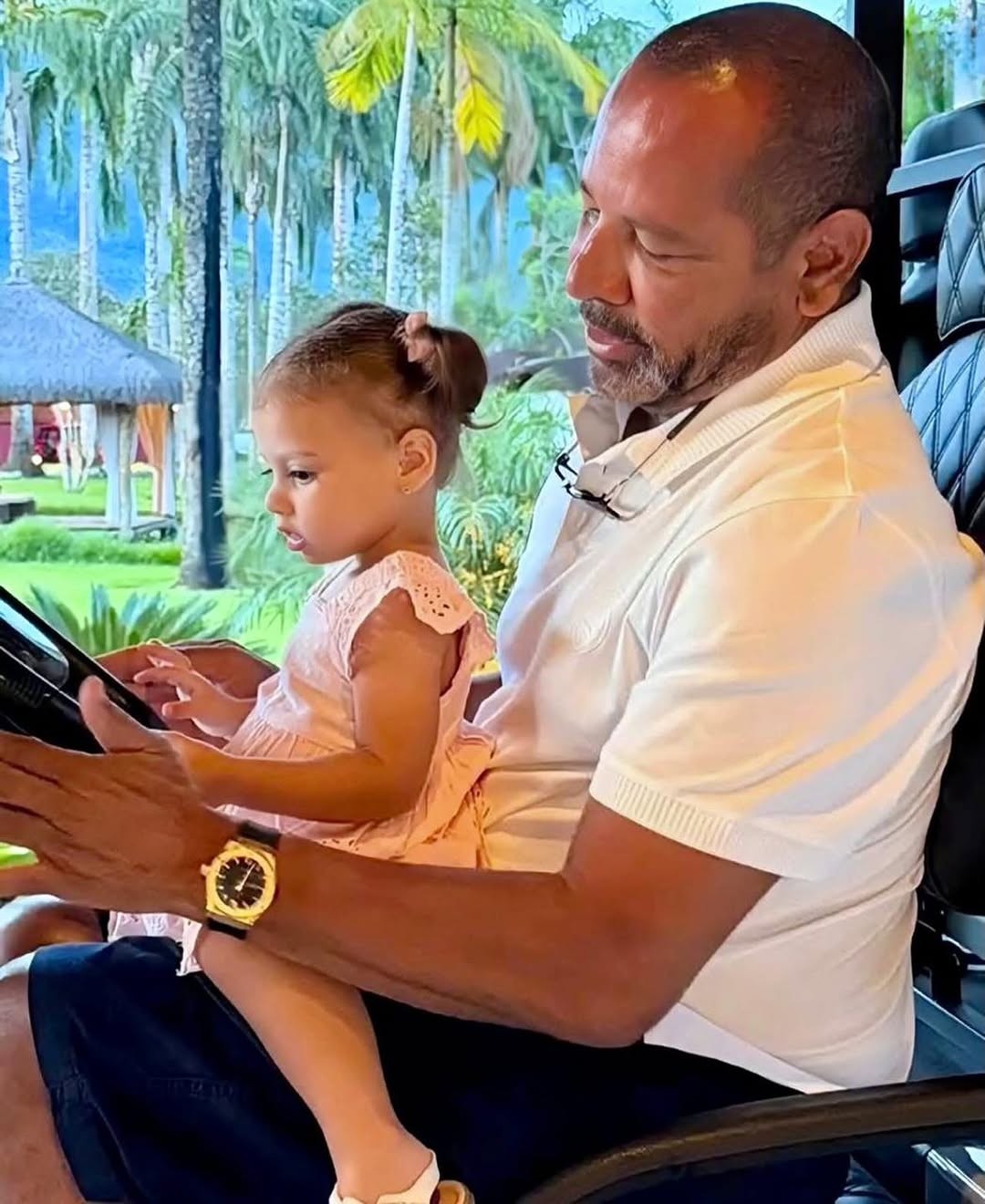 Pai de Neymar celebra 2 anos de Helena com versículo bíblico: 
