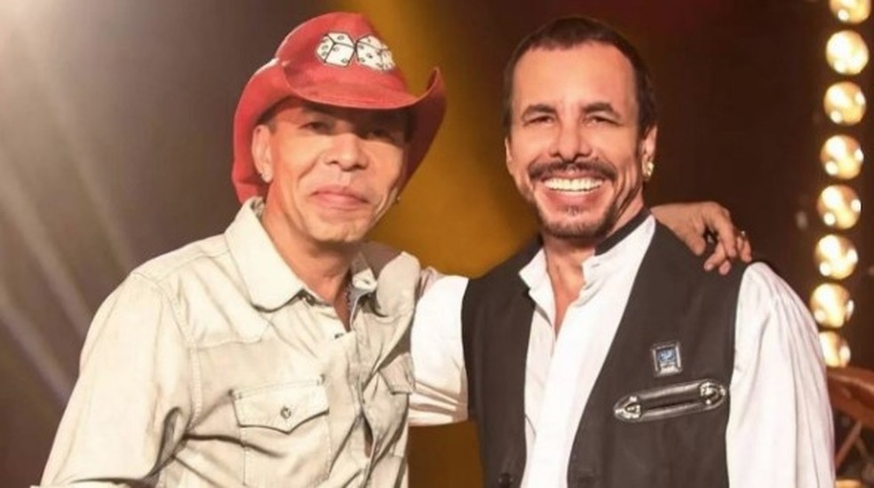 Cantor Chrystian, ex-dupla de Ralf, é internado após passar mal; show é  cancelado
